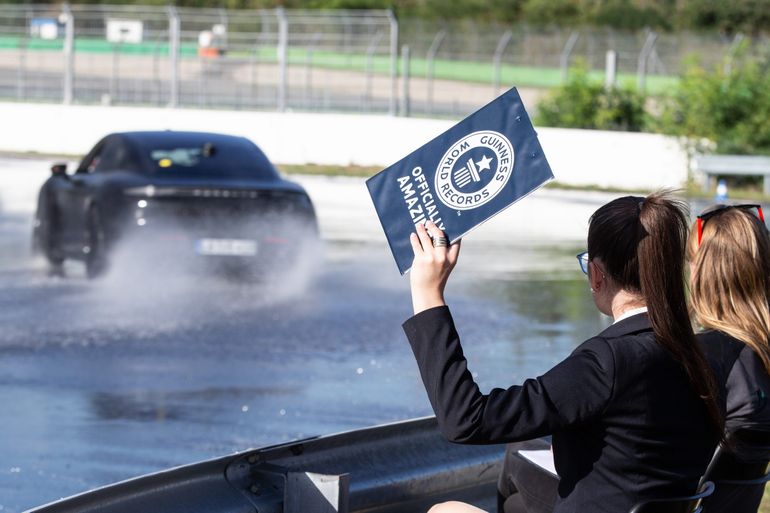Porsche Taycan - nowy rekordzista Guinnessa w kategorii 