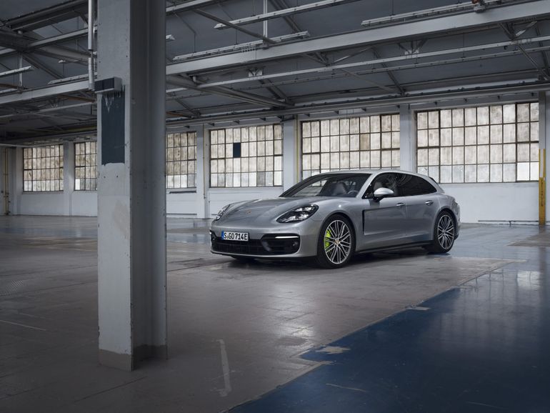 Porsche Panamera - hybrydowe trio o mocy nawet do 700 KM. Znamy ceny w Polsce!