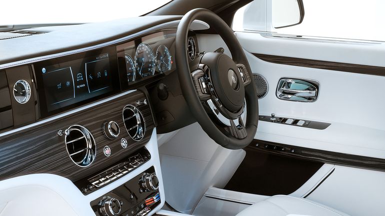 2021 Rolls-Royce Ghost debiutuje! To luksusowy samochód zaprojektowany zgodnie z zasadą „im mniej, tym lepiej”