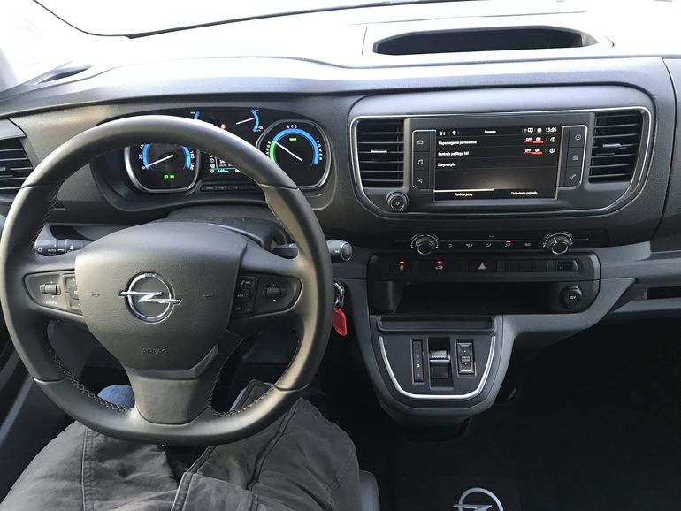 Nowy Opel Vivaro e już w sprzedaży w Polsce. Wiemy, ile kosztuje ten bezemisyjny furgon!