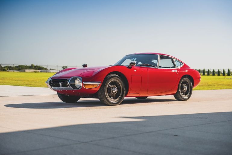 Piękna, sportowa Toyota 2000GT z 1967 roku wystawiona sprzedaż. Czy osiągnie cenę miliona dolarów?