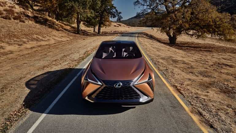 Lexus szykuje nowy model? Z zewnątrz SUV, w środku limuzyna
