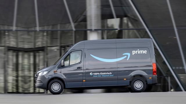 Myśl globalnie i działaj lokalnie: Mercedes i Amazon łączą siły, by wprowadzić elektromobliność na ulice miast