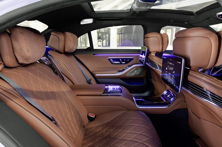 Nowy Mercedes-Benz Klasy S: wnętrze może być takie jak lubisz, dzięki nastrojowemu oświetleniu