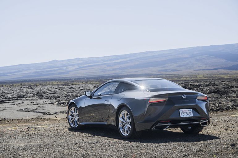 Lexus LC po facelifitngu. Co się zmieniło w tym luksusowym coupe na 2021 rok?