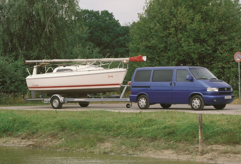 Trzy dekady temu zadebiutował Transporter T4 – pierwszy dostawczy Volkswagen z napędem na przednią oś