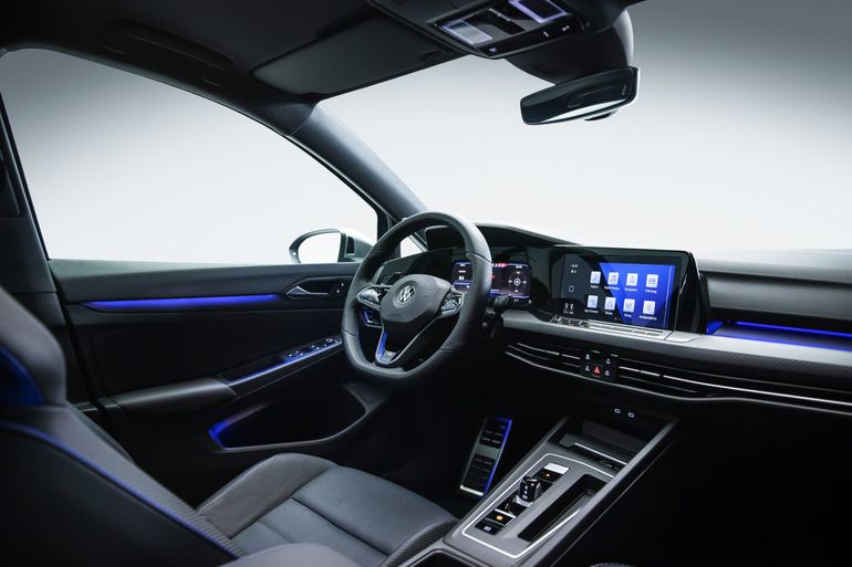 Volkswagen Golf R zaprezentowany. 320 KM, niecałe 5 sekund do