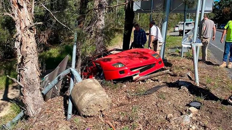 Podczas jazdy próbnej zniszczył Ferrari F40 warte fortunę. Smutny widok!