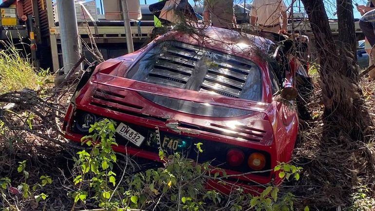 Podczas jazdy próbnej zniszczył Ferrari F40 warte fortunę. Smutny widok!