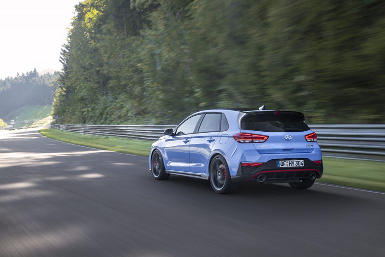 Nowy Hyundai i30 N - dostępny z ośmiobiegową dwusprzęgłową skrzynią biegów. Zobaczcie zdjęcia!