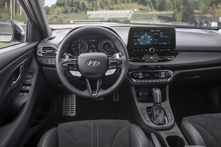 Nowy Hyundai i30 N - dostępny z ośmiobiegową dwusprzęgłową skrzynią biegów. Zobaczcie zdjęcia!