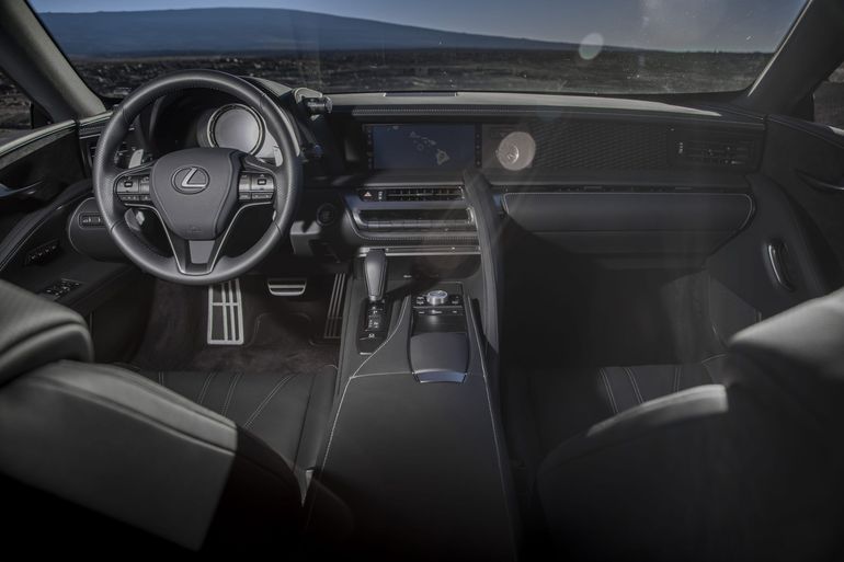 Lexus LC po facelifitngu. Co się zmieniło w tym luksusowym coupe na 2021 rok?
