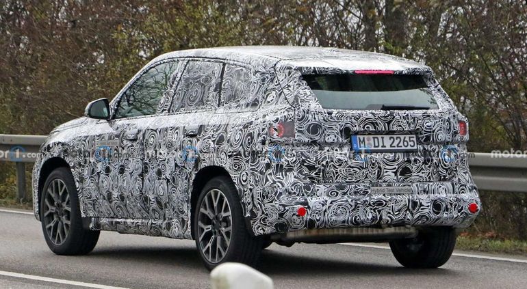 Nowe BMW X1 2022 - przyłapane w kamuflażu!
