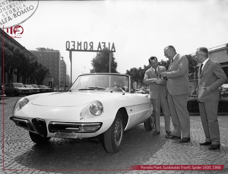 Alfa Romeo Duetto - włoski spider uwiódł niejedną gwiazdę hollywoodzkiego kina