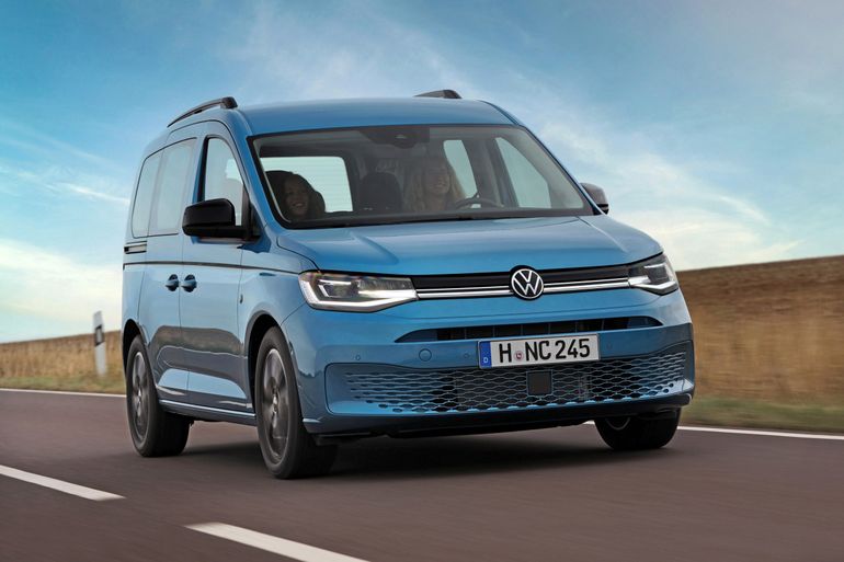 Volkswagen Caddy California z mini kuchenką oraz dachem panoramicznym - ideał na camping?