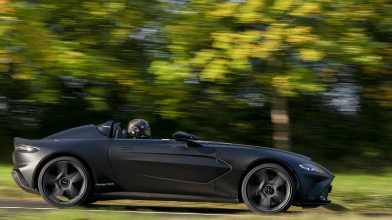 Aston Martin V12 Speedster