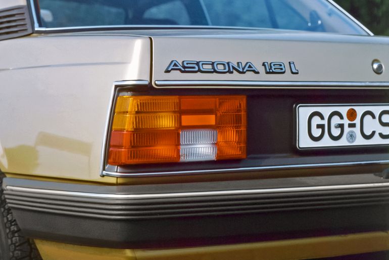 Opel Ascona 1.8i - prekursor ery katalizatora w niemieckich samochodach