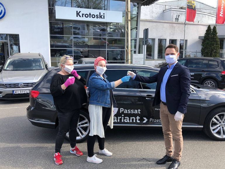 Volkswagen wspiera akcje „Paczka Dobra” i #PosiłekDlaSeniora oraz „Zakupy dla seniorów”