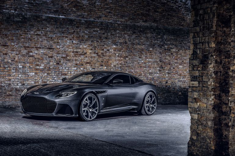 Aston Martin świętuje premierę 25. filmu o Jamesie Bondzie nowymi sportowymi samochodami z edycji 007