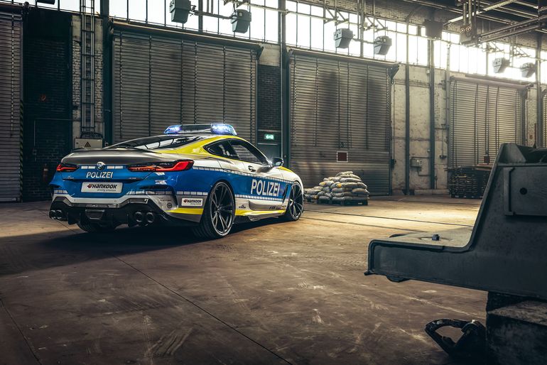 Police BMW M850i xDrive