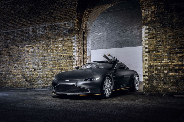 Aston Martin świętuje premierę 25. filmu o Jamesie Bondzie nowymi sportowymi samochodami z edycji 007