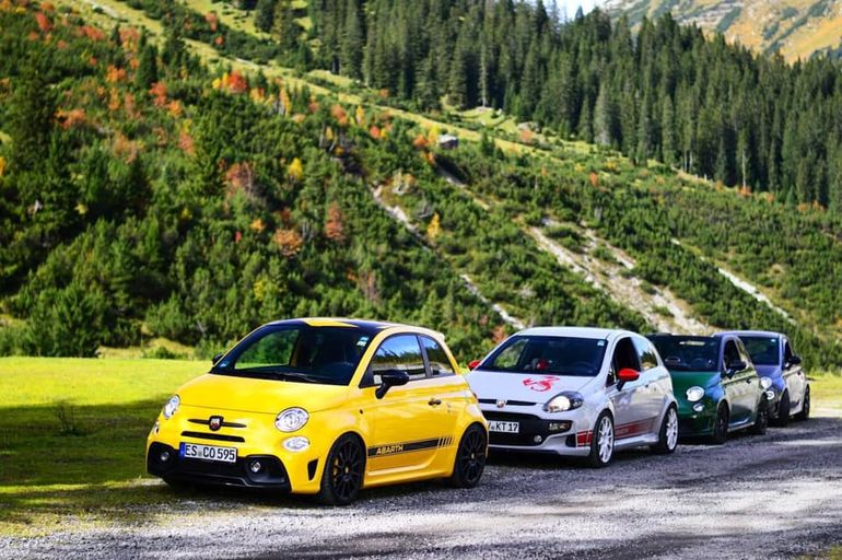 Abarth zabrał entuzjastów na wirtualną wycieczkę.