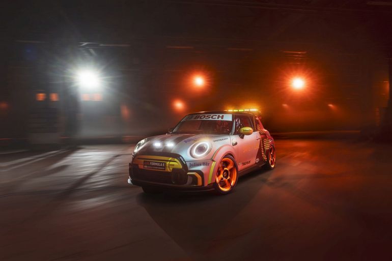 Mini Electric Pacesetter inspired by JCW