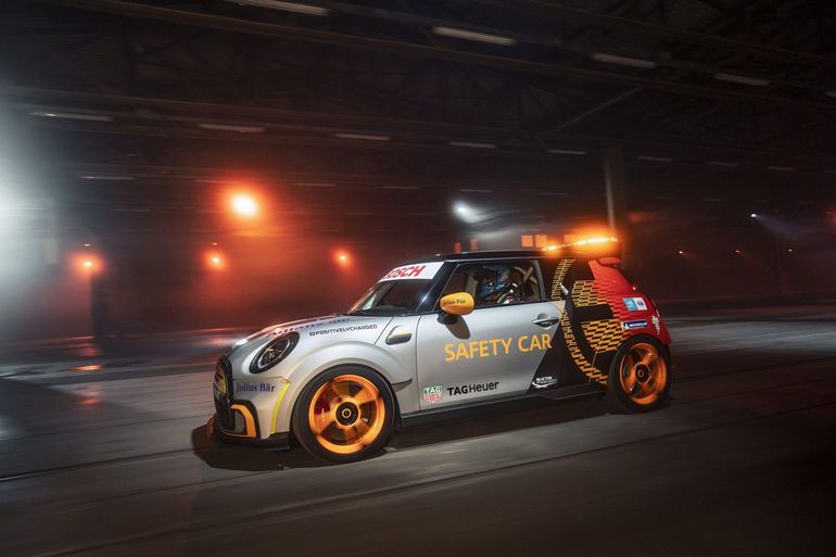 Mini Electric Pacesetter inspired by JCW