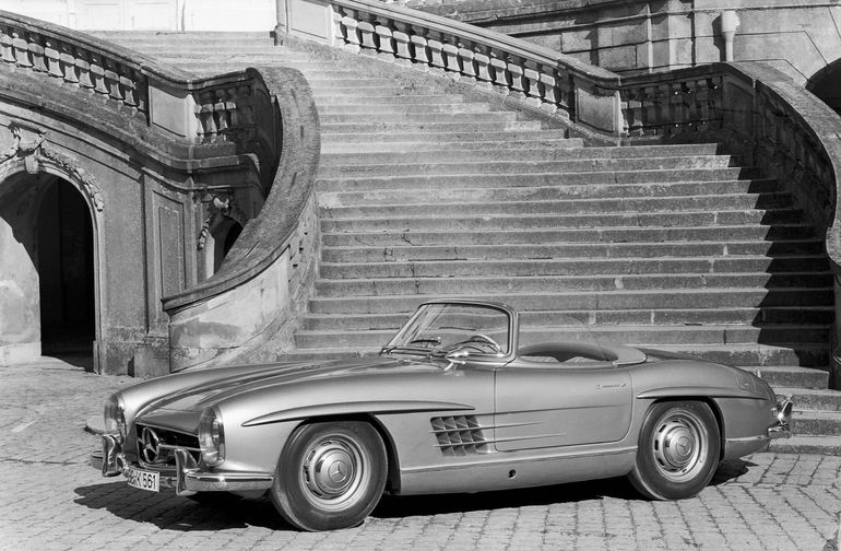 Mercedes-Benz SL – historia modelu z wyścigowym DNA