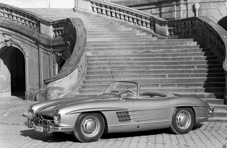 Mercedes-Benz SL – historia modelu z wyścigowym DNA