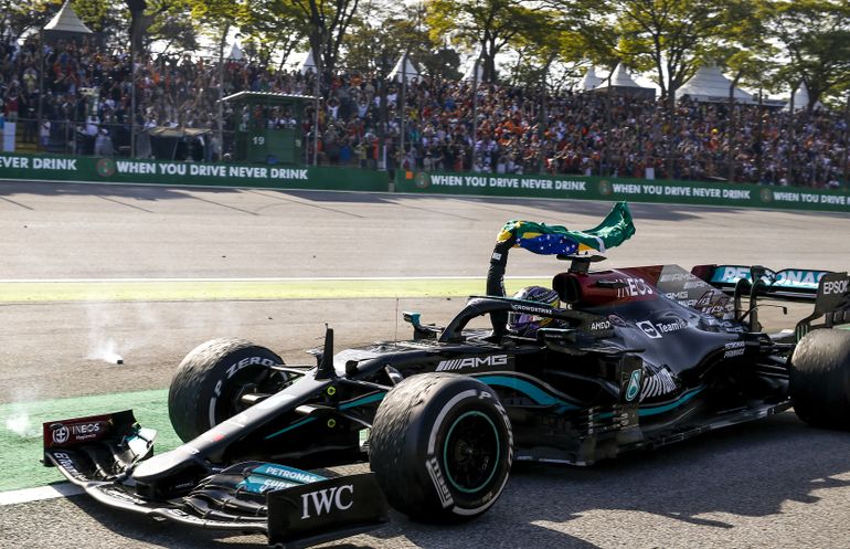 GP São Paulo: Lewis Hamilton pokazuje, na co go stać!