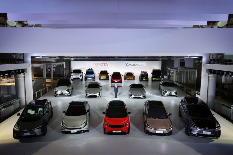Toyota zaprezentuje 30 modeli na prąd, a Lexus będzie marką elektryczną