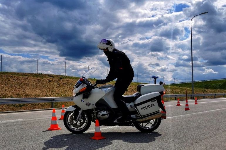 Policjanci na motocyklach wyruszyli na łowy