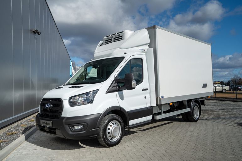 Ford Transit z zabudową typu izoterm