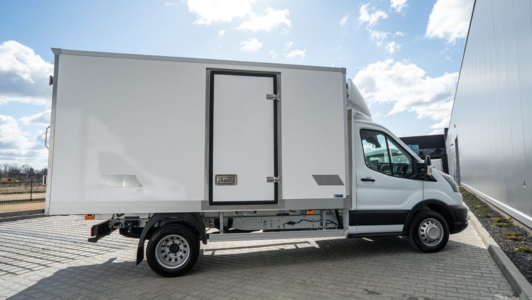 Ford Transit z zabudową typu izoterm