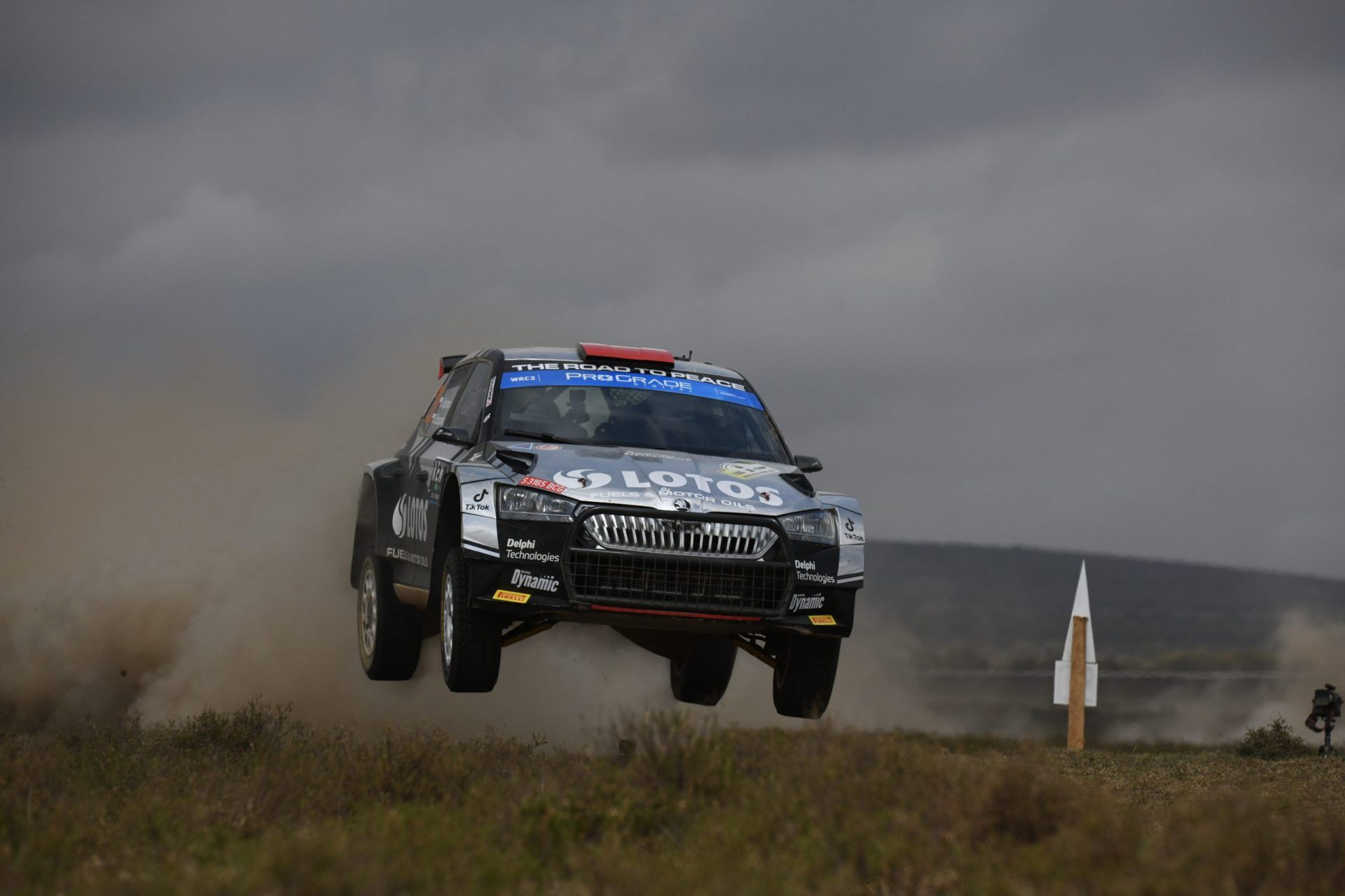 Kajetan Kajetanowicz i Maciej Szczepaniak wygrywają Rajd Safari w kategorii WRC 2!