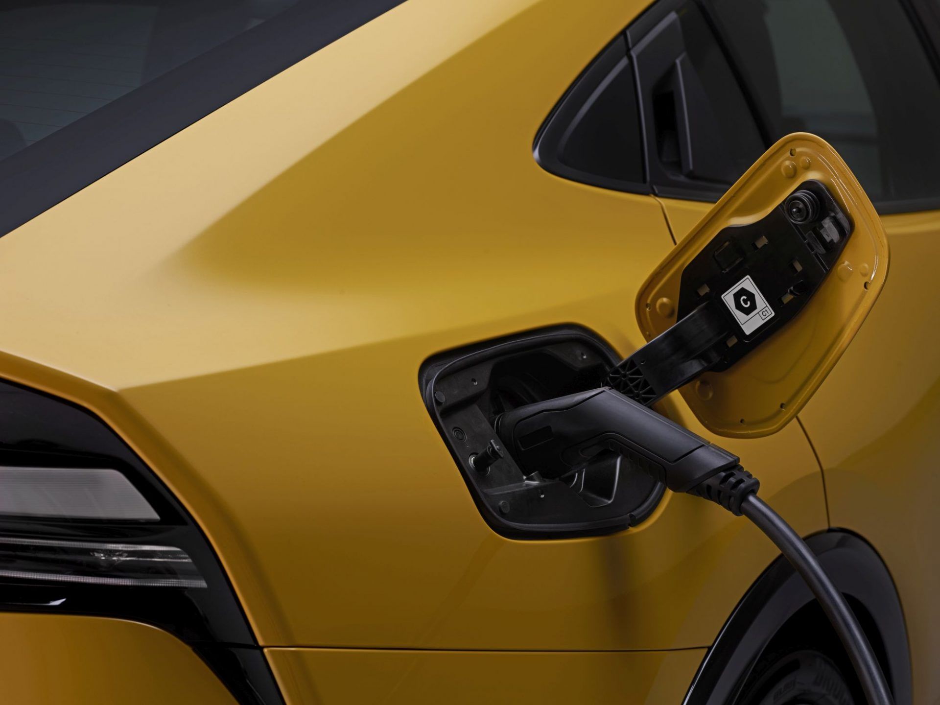Nowa Toyota Prius Plug-in Hybrid 2023 – znamy ceny w Polsce