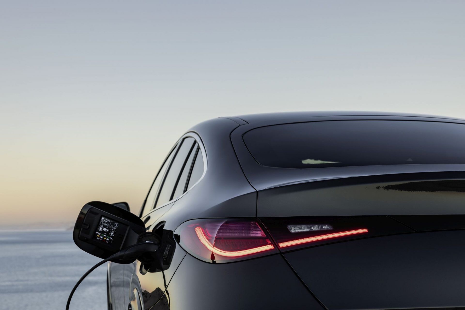 Nowy Mercedes GLC Coupé 2023 – potrafi daleko na prądzie