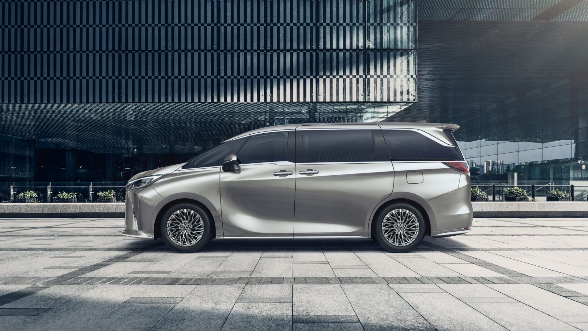 Nowy Lexus LM – premiera ekskluzywnego minivana. Galeria, dane techniczne, wygląd