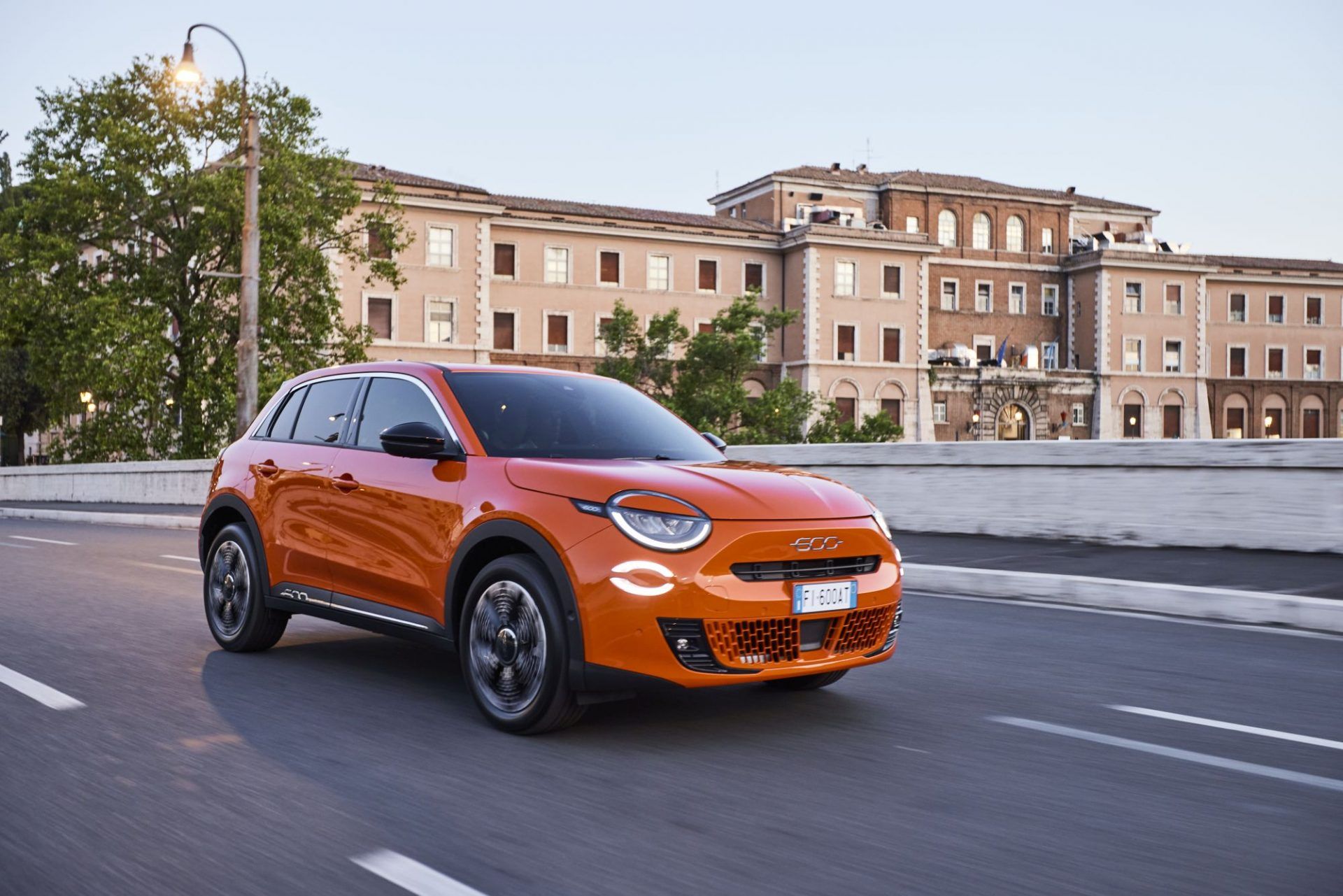 Nowy Fiat 600e – co już wiemy o tym modelu? [GALERIA]