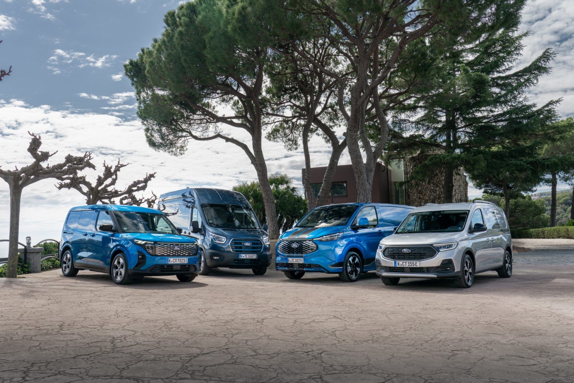 Od Couriera do Transita – kompletny przegląd modeli Ford Pro i zabudów. Który wariant wybrać dla swojej firmy?
