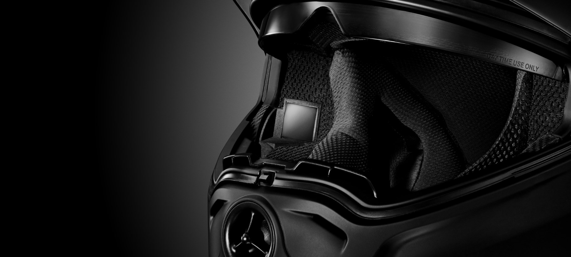Ten kask moÅ¼e uratowaÄ Å¼ycie motocyklistÃ³w. Wszystko dziÄki wizjerowi z technologiÄ AR