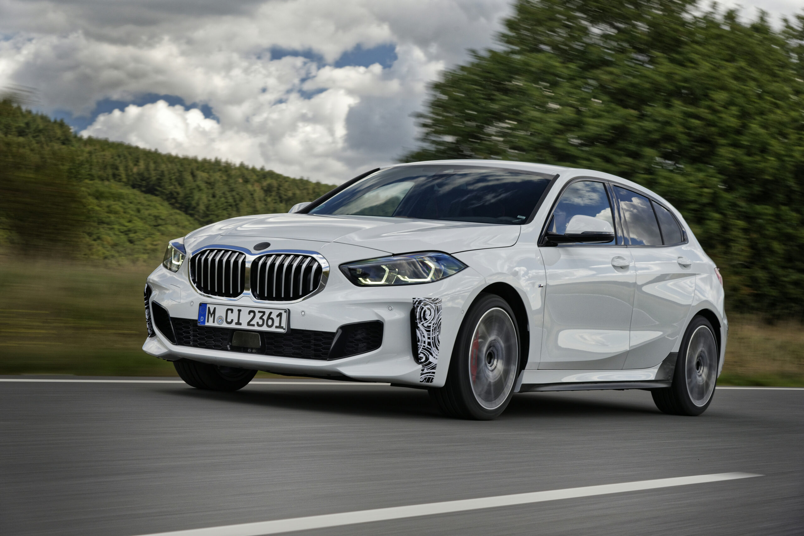 Kompaktowe BMW 128ti zalicza ostatnie okrÄÅ¼enia testowe na torze NÃ¼rburgring