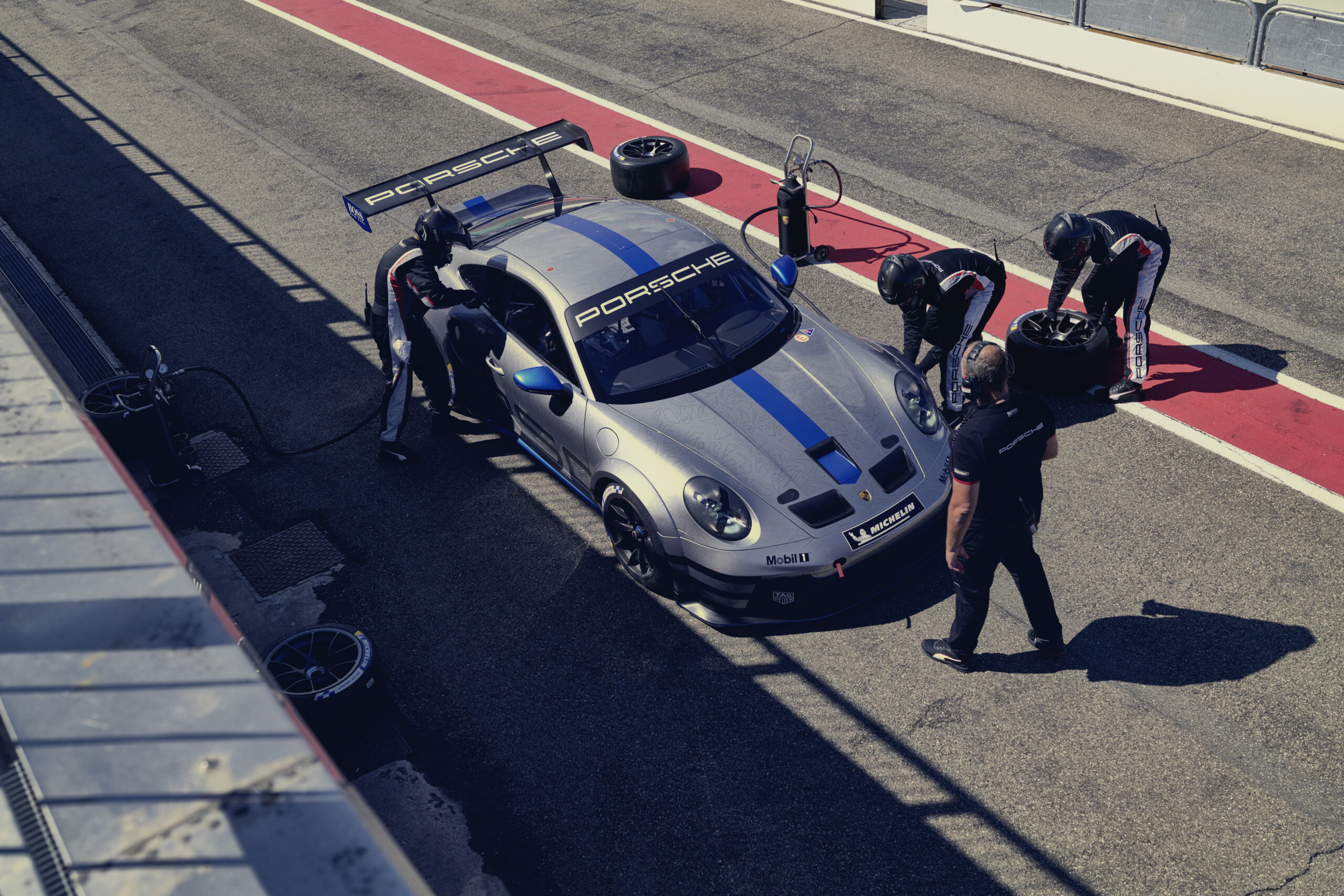 Porsche 911 GT3 Cup - zobaczcie zdjÄcia tego spektakularnego samochodu wyÅcigowego!