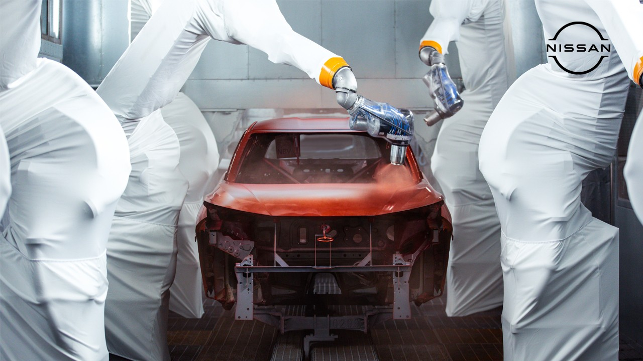 Nissan ÅÄczy kunszt pracy rÄk ludzkich i robotÃ³w, aby stworzyÄ Nissana Juke z dwukolorowym nadwoziem