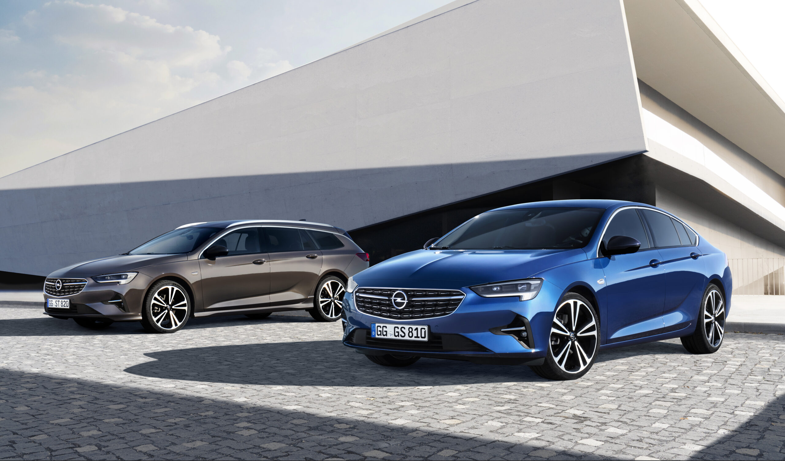 Opel Insignia z nowymi silnikami wysokoprÄÅ¼nymi i benzynowymi. Znamy ceny w Polsce!