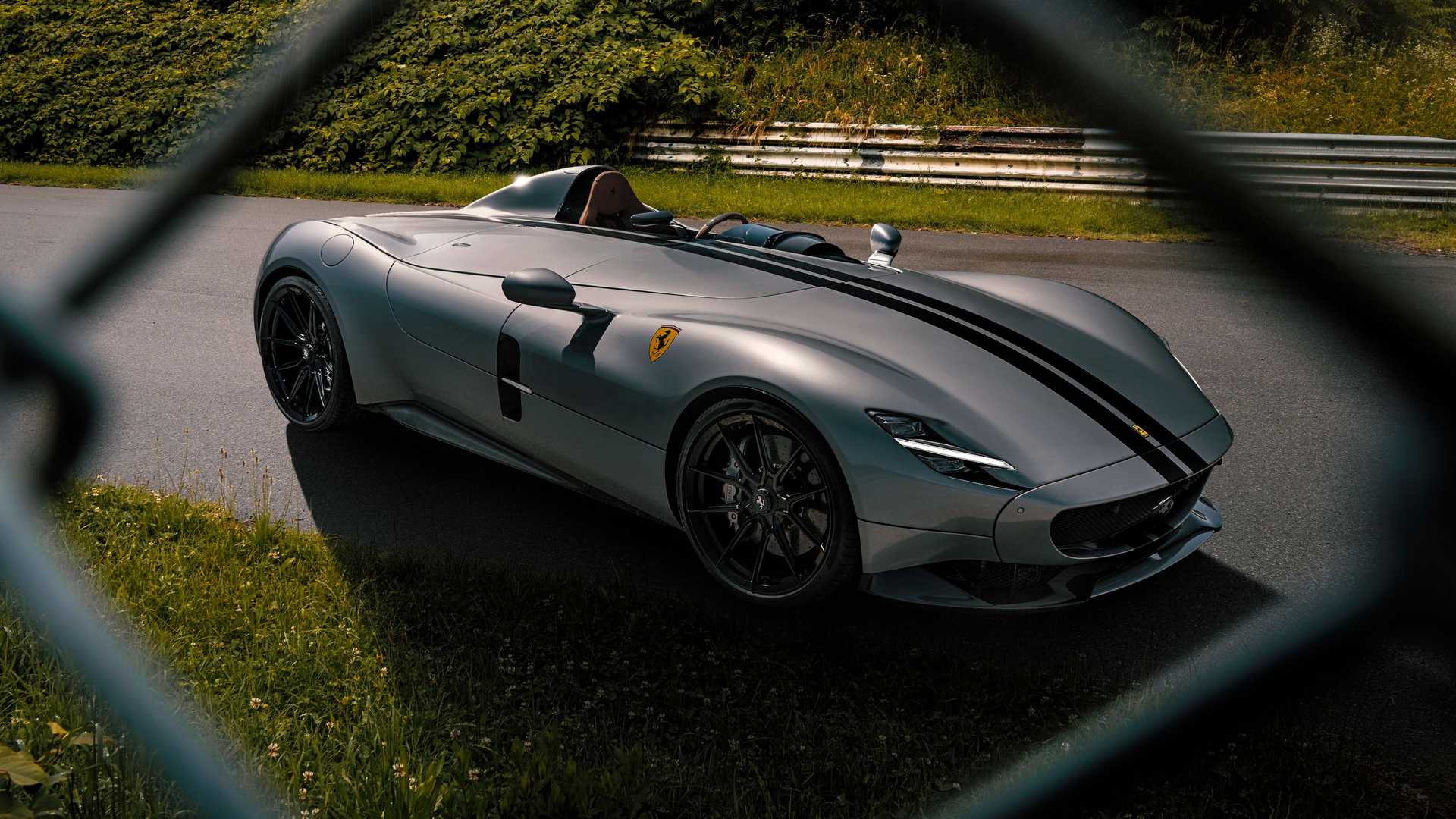 Ferrari Monza po tuningu jest szybkie niczym rakieta SpaceX i do 