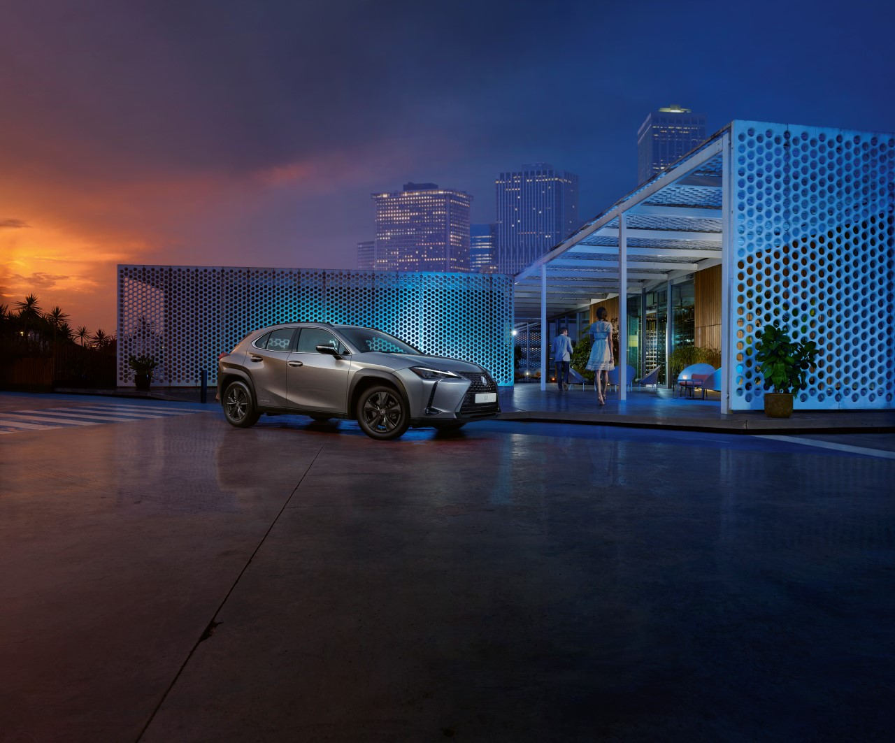 Lexus UX - w nowej wersji stylistycznej F Impression zyskuje jeszcze bardziej muskularny wyglÄd
