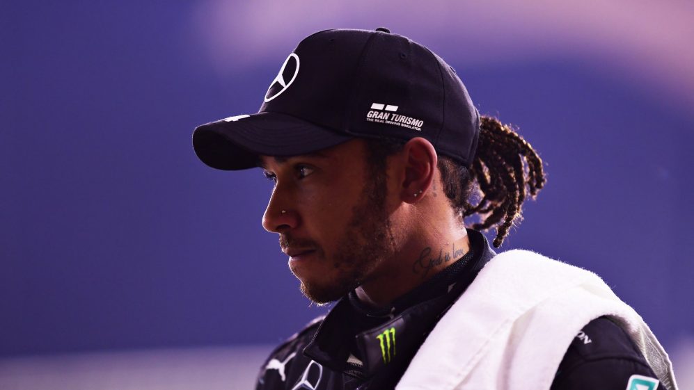 Lewis Hamilton zakaÅ¼ony koronawirusem