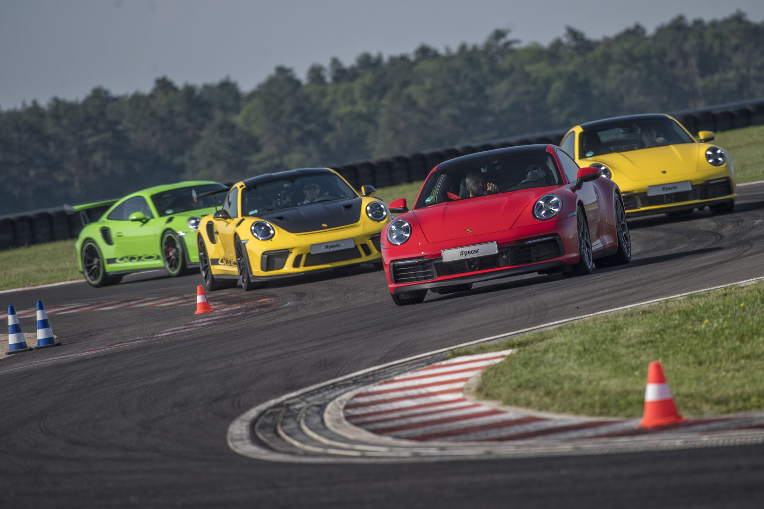 Porsche Experience wraca na tor. NowoÅciÄ bÄdÄ jazdy testowe Porsche Taycan